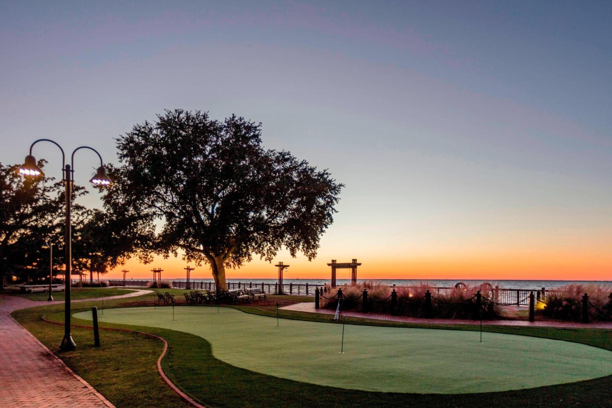 Grand Hotel Golf Resort & Spa, Autograph Collection Point Clear Exterior photo